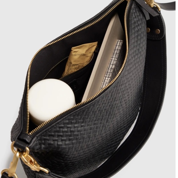 NWOT Quince Italian Leather Convertible Crescent Handwoven Shoulder Bag - Picture 4 of 5